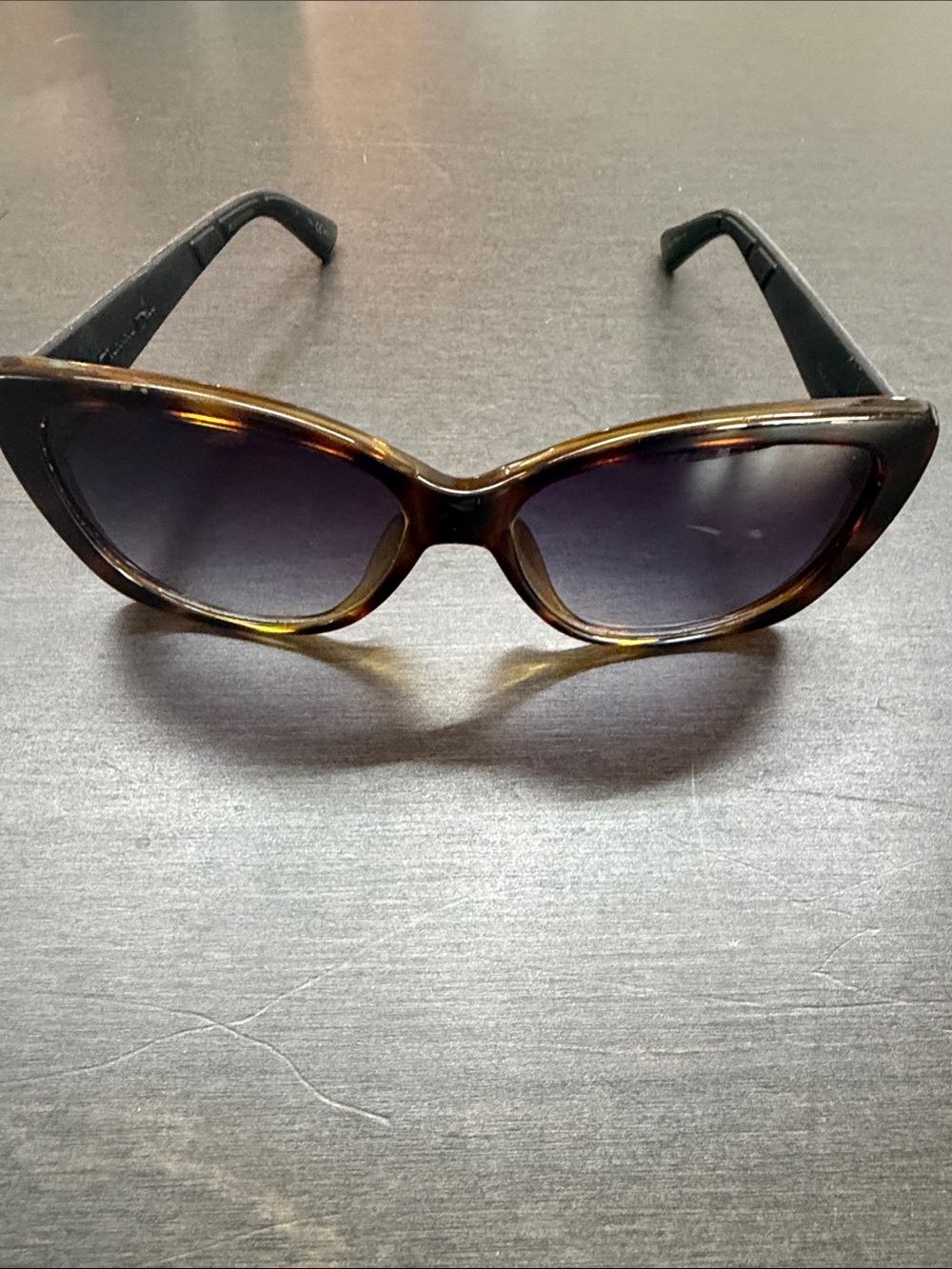 Dior Tortoiseshell Frame Sunglasses with Brown Gradient Lenses - Picture 4 of 10